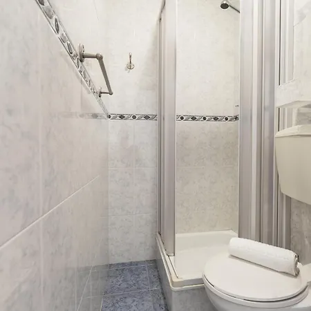 아파트 Next To The Waves *